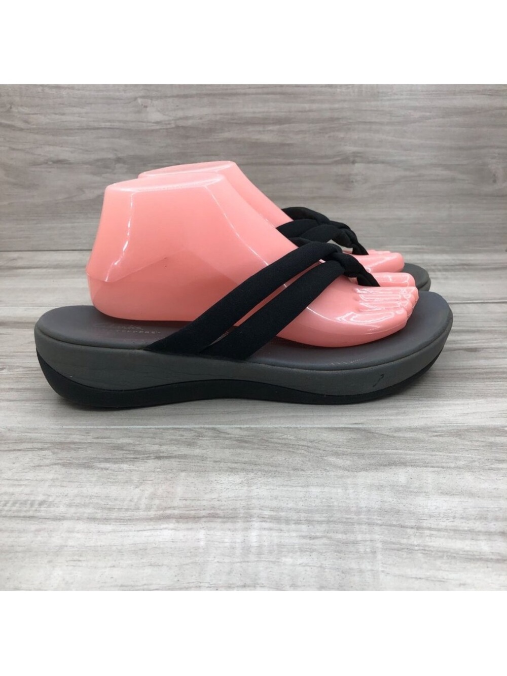 Clarks Flip Flop Sandals Womens 10M Aria Kaylie Black Fabric Thong Comfort Shoes